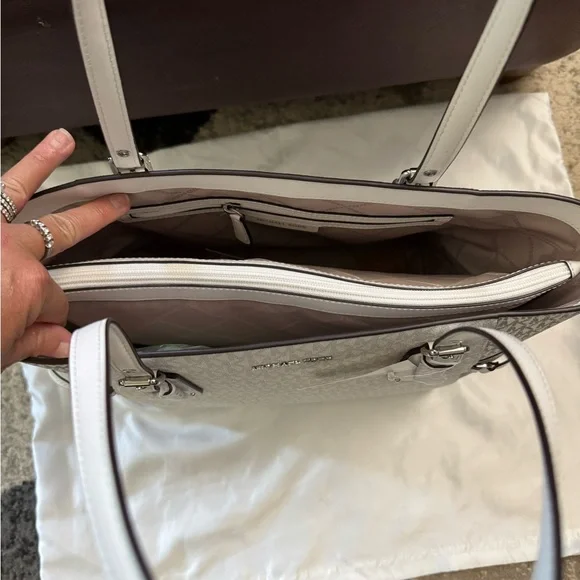 Michael Kors Gray and Cream Tote Bag with Gold Accents - Picture 4 of 13